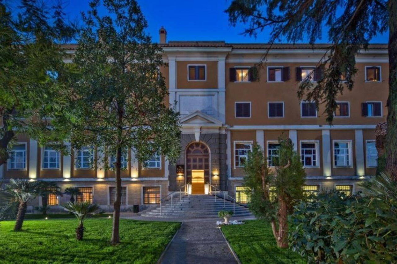 Lh Hotel Excel Roma Montemario Bagian luar foto