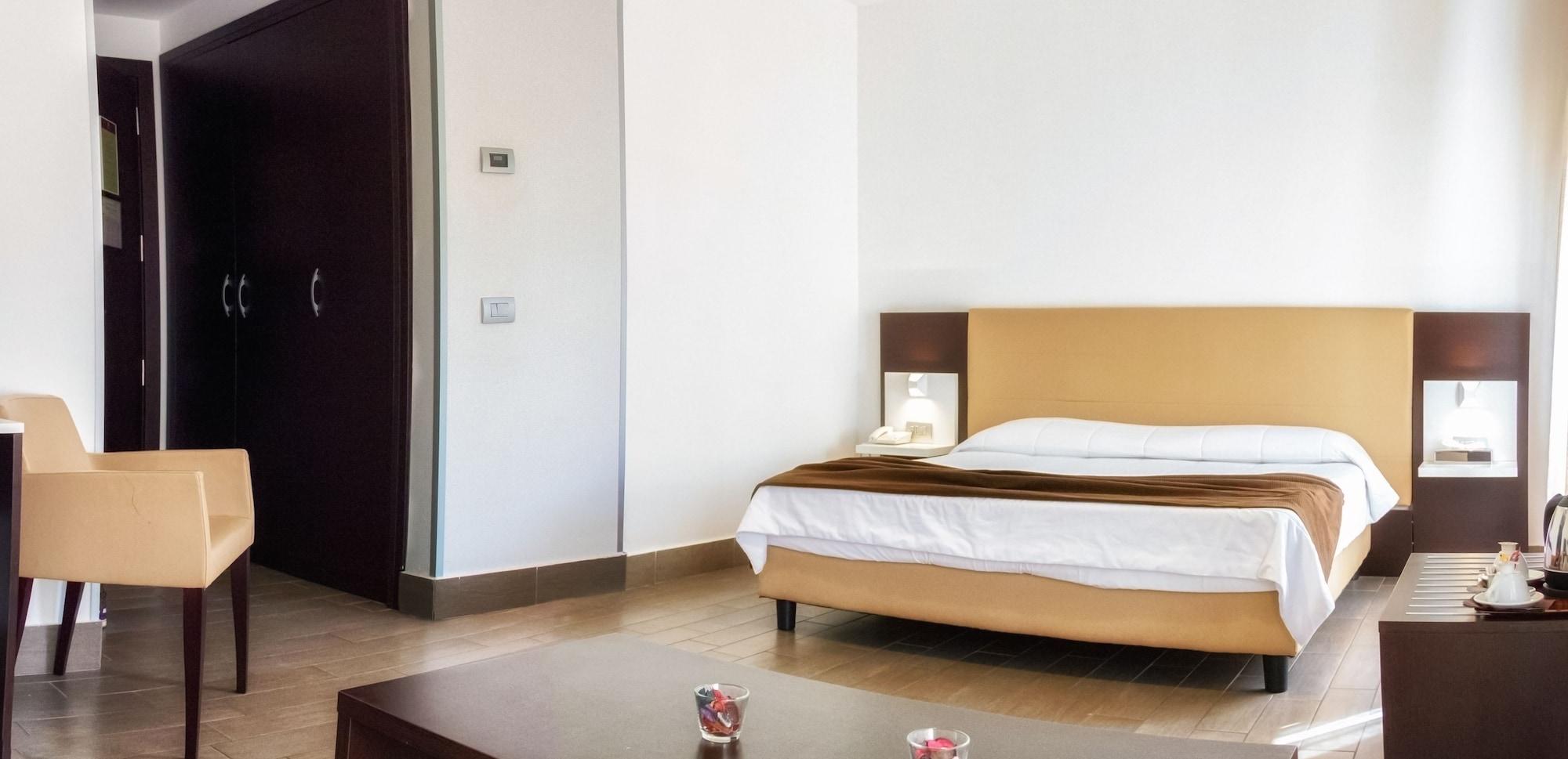 Lh Hotel Excel Roma Montemario Bagian luar foto