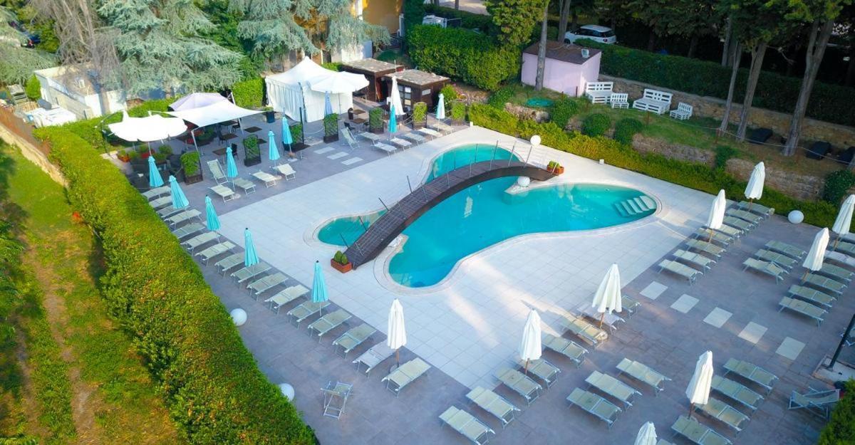 Lh Hotel Excel Roma Montemario Bagian luar foto
