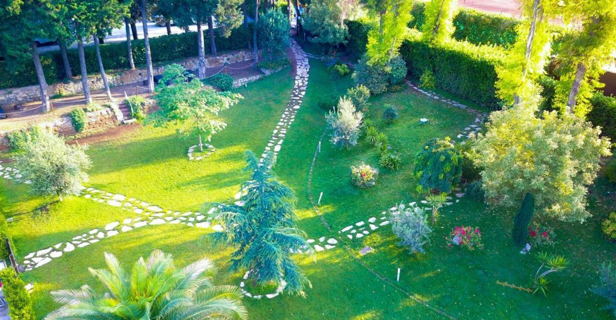 Lh Hotel Excel Roma Montemario Bagian luar foto
