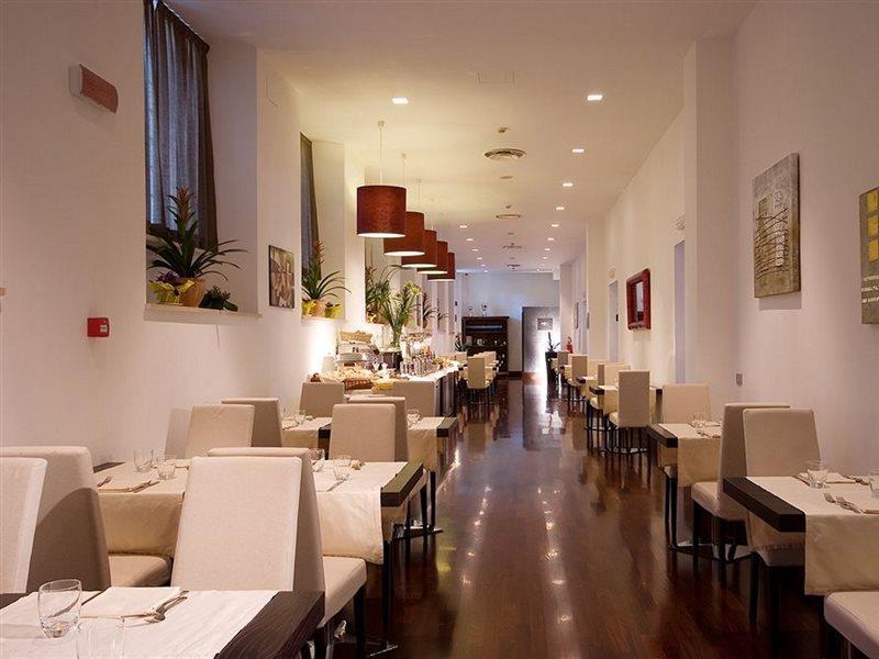 Lh Hotel Excel Roma Montemario Bagian luar foto