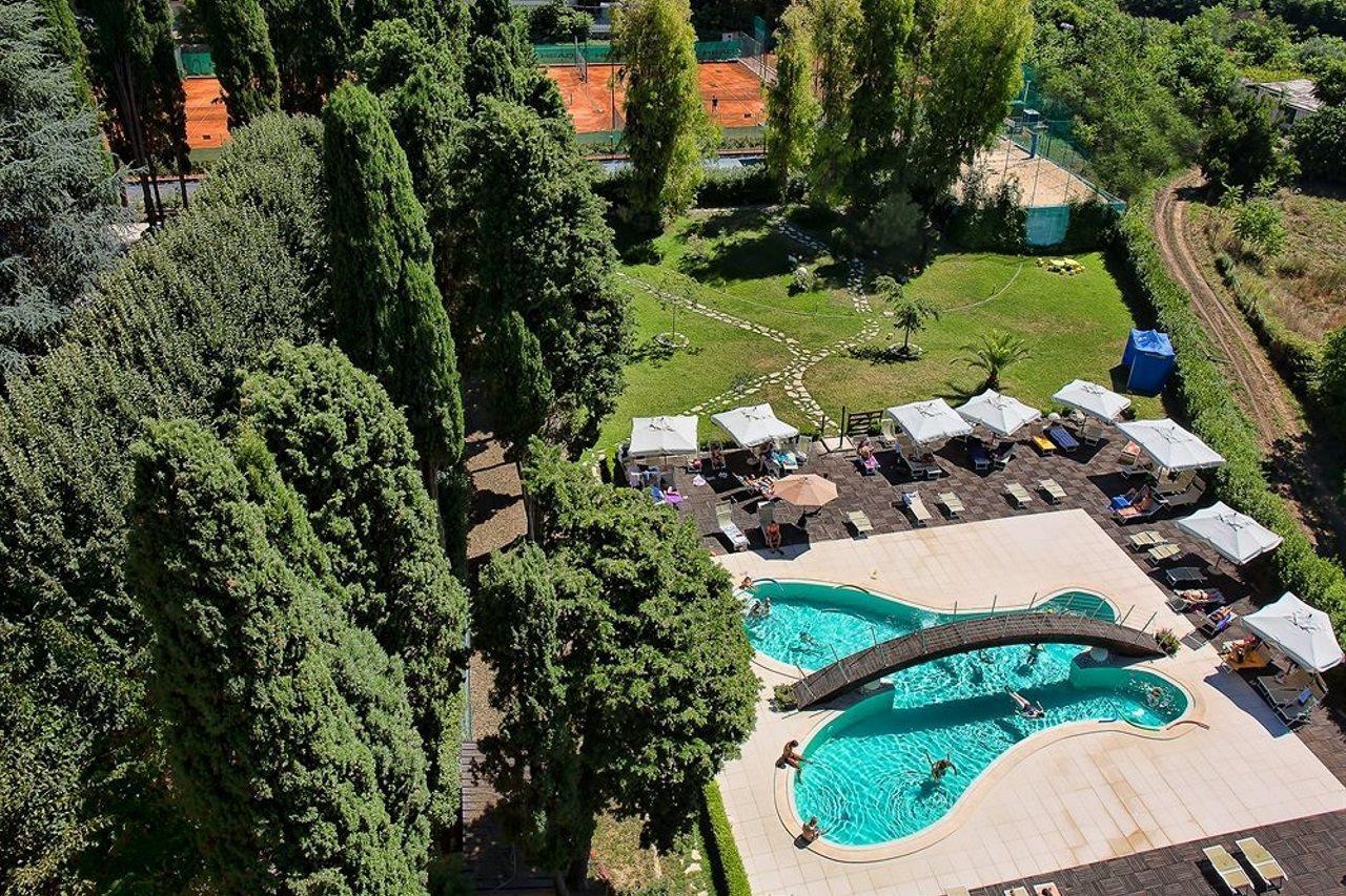 Lh Hotel Excel Roma Montemario Bagian luar foto