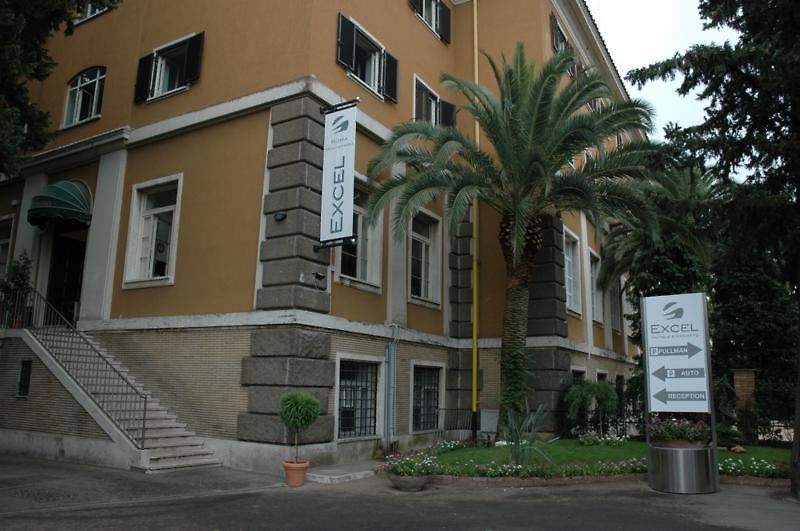 Lh Hotel Excel Roma Montemario Bagian luar foto