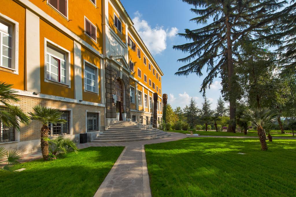Lh Hotel Excel Roma Montemario Bagian luar foto