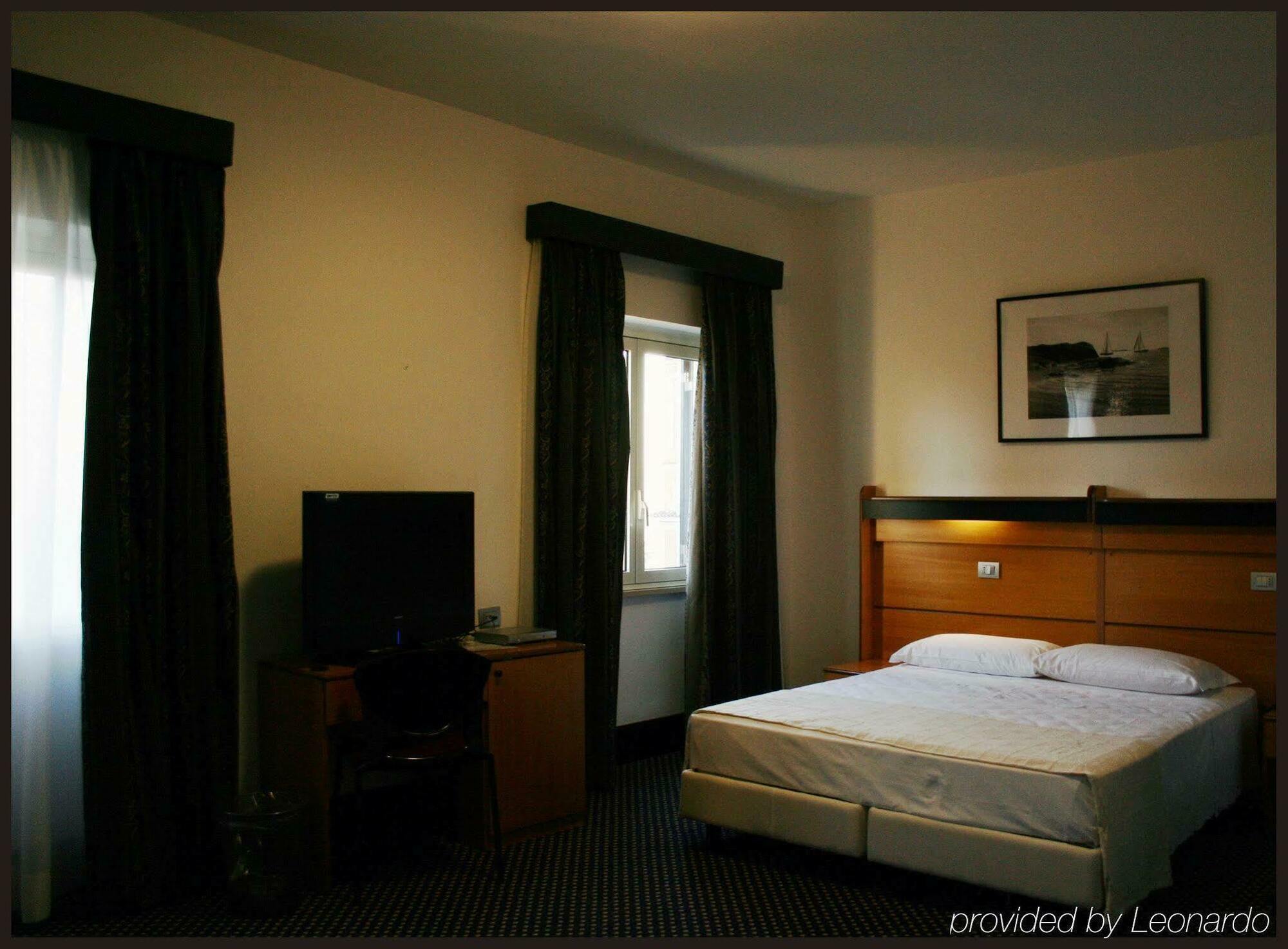 Lh Hotel Excel Roma Montemario Ruang foto