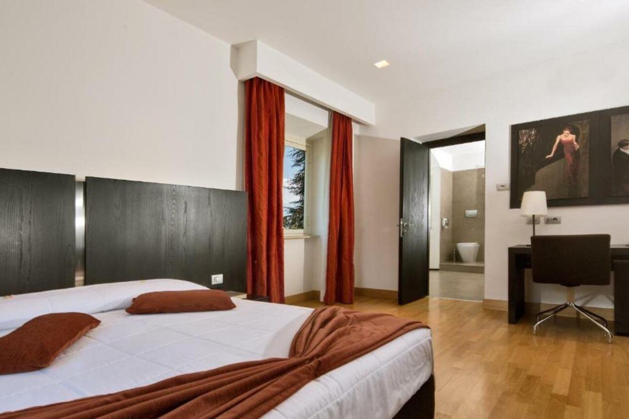 Lh Hotel Excel Roma Montemario Bagian luar foto